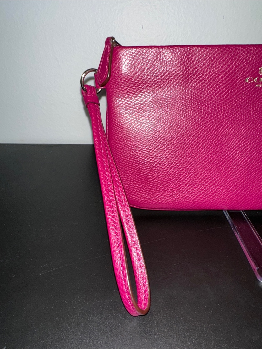 Coach Fuchsia Pebbled Leather Large Wristlet NWOT - Picture 4 of 13